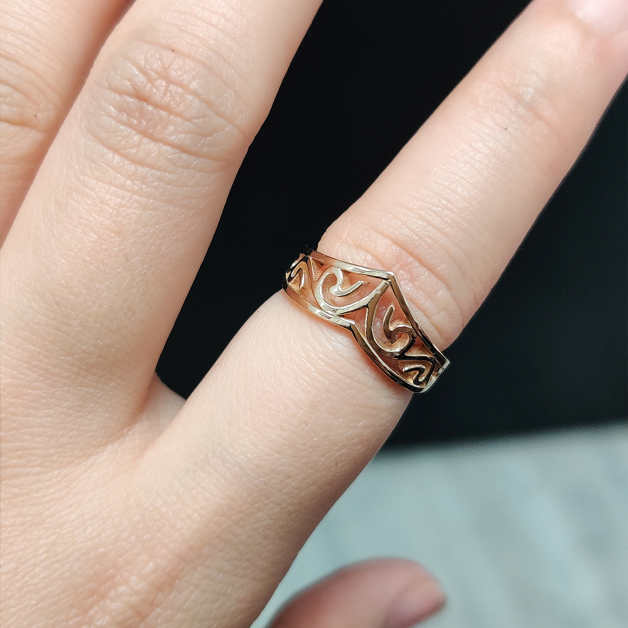 Celtic Curved Wedding Band Filigree